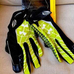 NWT Under Armour UA Warp Speed - Athletic Gloves